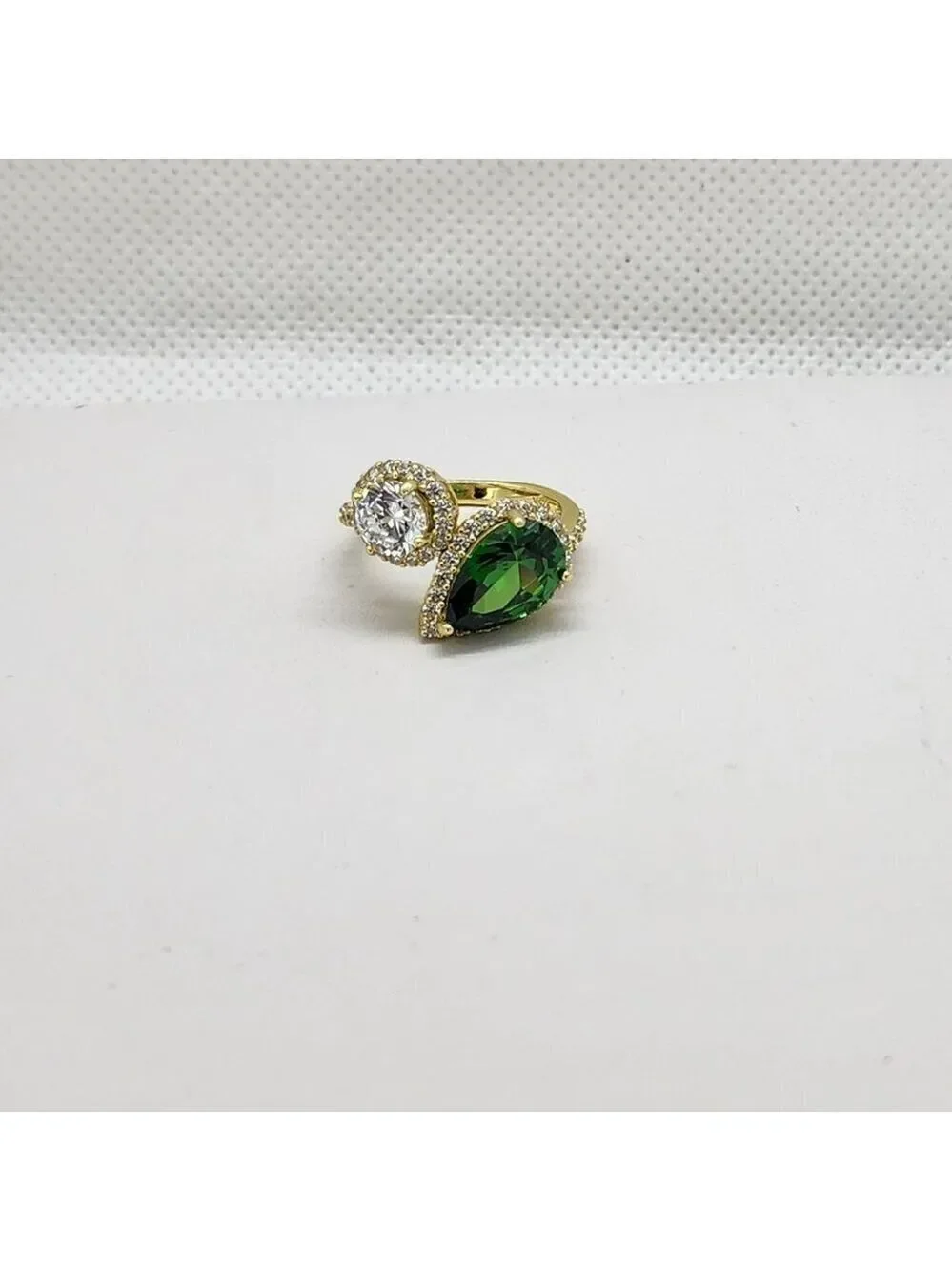 Brand New Sterling Silver 925 Green White Gemstone Ring